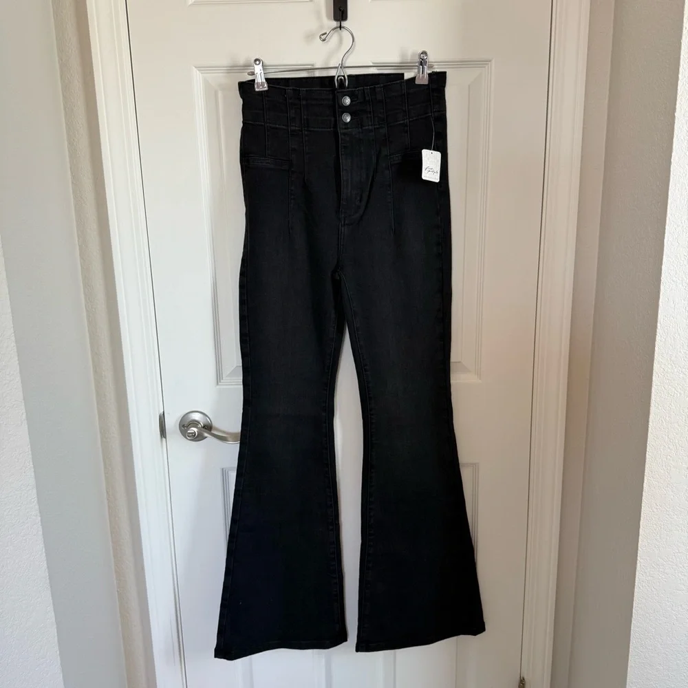 NWT We The Free Jayde Flare Jeans, 29 - Picture 2 of 11
